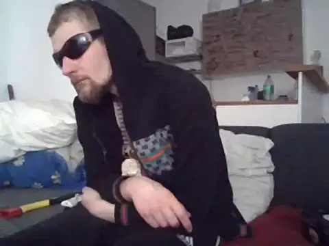 Snapshot of ThePython666 chatting on 03-21-25, 02:50 ThePython666 online show from 03-21-25, 02:50