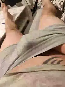 Snapshot of gui67675 chatting on 12-18-25, 04:29 gui67675 online show from 12-18-25, 04:29