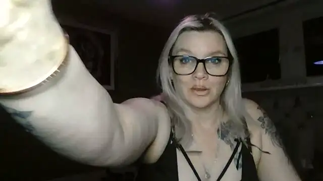 Snapshot of Curvy-Cleo chatting on 03-14-25, 10:16 Curvy-Cleo online show from 03-14-25, 10:16