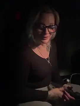 Snapshot of Curvy-Cleo chatting on 10-26-25, 10:36 Curvy-Cleo online show from 10-26-25, 10:36