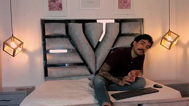 Snapshot of valery_and_Dani_ chatting on 03-13-25, 07:50 valery and Dani online show from 03-13-25, 07:50