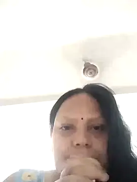 Snapshot of Arohi35 chatting on 03-12-25, 02:56 Arohi35 online show from 03-12-25, 02:56