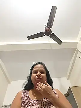 Snapshot of Arohi35 chatting on 09-10-25, 05:02 Arohi35 online show from 09-10-25, 05:02