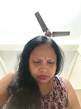 Snapshot of Arohi35 chatting on 09-11-25, 05:13 Arohi35 online show from 09-11-25, 05:13