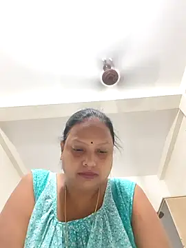 Snapshot of Arohi35 chatting on 09-16-25, 04:30 Arohi35 online show from 09-16-25, 04:30