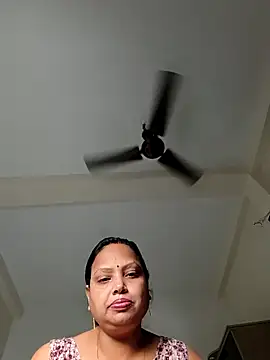 Snapshot of Arohi35 chatting on 09-20-25, 02:45 Arohi35 online show from 09-20-25, 02:45