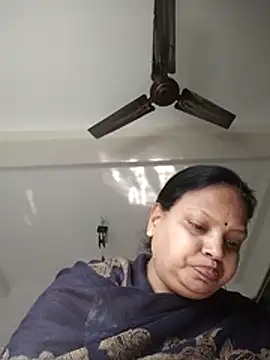 Snapshot of Arohi35 chatting on 02-14-26, 03:36 Arohi35 online show from 02-14-26, 03:36