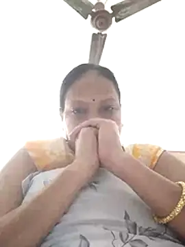 Snapshot of Arohi35 chatting on 02-20-26, 01:33 Arohi35 online show from 02-20-26, 01:33