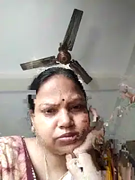 Snapshot of Arohi35 chatting on 02-21-26, 04:02 Arohi35 online show from 02-21-26, 04:02