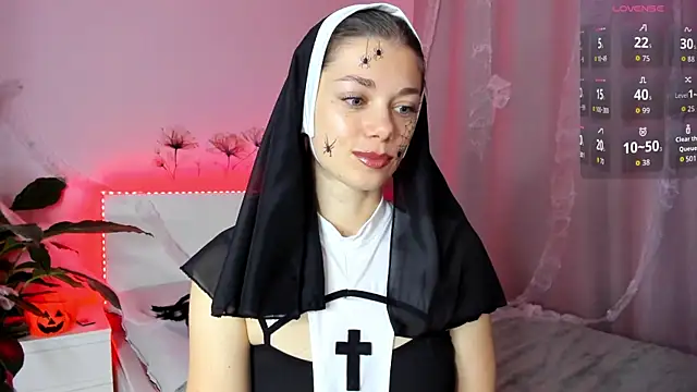 Snapshot of Eva_McCoy chatting on 10-28-25, 09:13 Eva McCoy online show from 10-28-25, 09:13