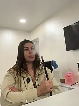 Snapshot of AngelinaMeov chatting on 03-17-25, 04:43 AngelinaMeov online show from 03-17-25, 04:43