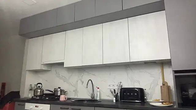 Snapshot of AngelinaMeov chatting on 03-19-25, 10:09 AngelinaMeov online show from 03-19-25, 10:09