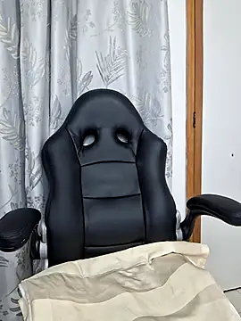 Snapshot of Chris_Alzate chatting on 03-18-25, 02:15 Chris Alzate online show from 03-18-25, 02:15