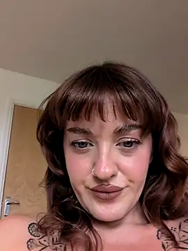 Snapshot of Petite_Juicy_Olive chatting on 08-05-26, 09:45 Petite Juicy Olive online show from 08-05-26, 09:45