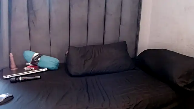 LustyDeziree1 online show from 03-22-25, 12:46