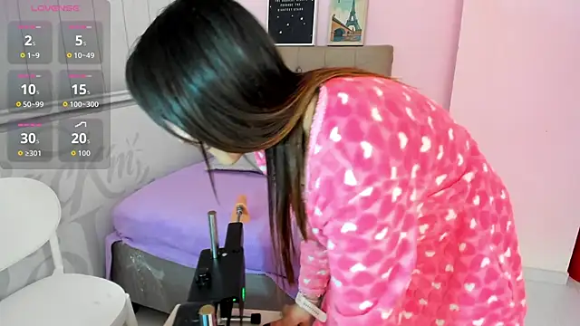 Tania Duque online show from 09-20-25, 03:02