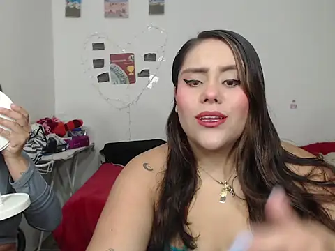 Snapshot of nicky_andcamil chatting on 11-18-25, 11:15 nicky andcamil online show from 11-18-25, 11:15