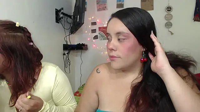 Snapshot of nicky_andcamil chatting on 03-13-26, 09:32 nicky andcamil online show from 03-13-26, 09:32