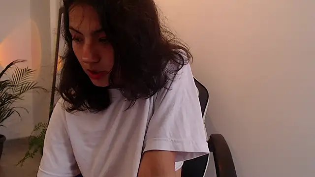 Snapshot of Asaray_T chatting on 05-30-26, 09:34 Asaray T online show from 05-30-26, 09:34