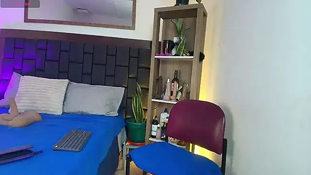 EllenaBoobs  online show from 03-10-26, 04:06