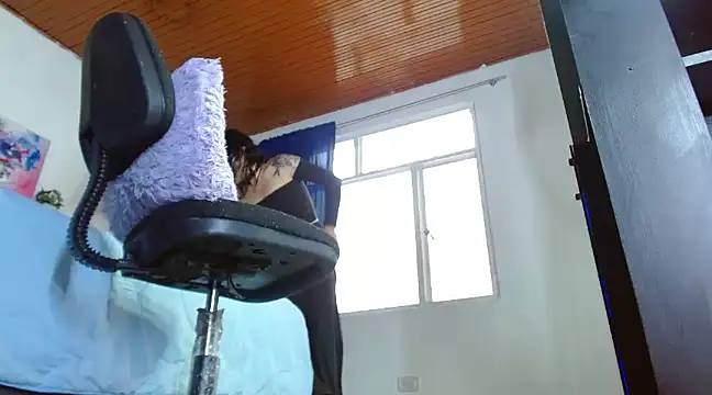 Snapshot of mia_velvet1 chatting on 03-14-25, 02:19 mia velvet1 online show from 03-14-25, 02:19