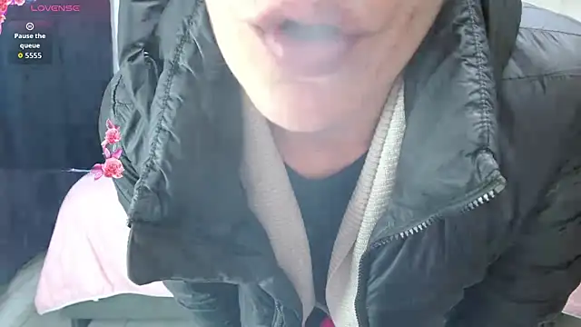 Snapshot of mia_velvet1 chatting on 09-13-25, 11:04 mia velvet1 online show from 09-13-25, 11:04