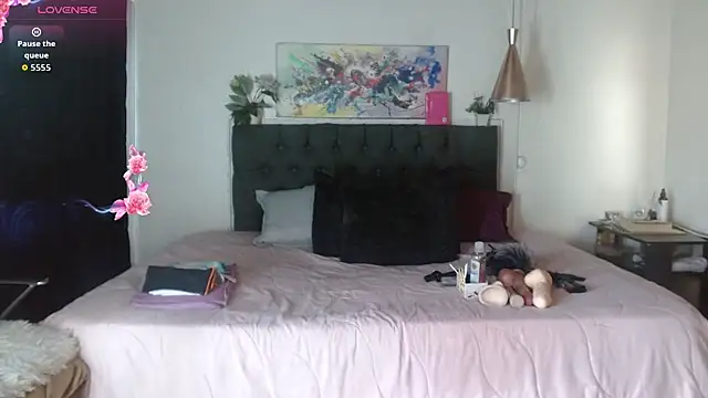 Snapshot of mia_velvet1 chatting on 09-16-25, 02:18 mia velvet1 online show from 09-16-25, 02:18