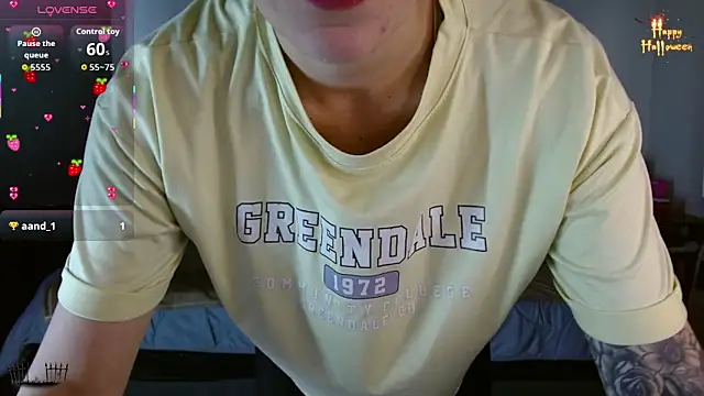 Snapshot of mia_velvet1 chatting on 10-31-25, 12:28 mia velvet1 online show from 10-31-25, 12:28