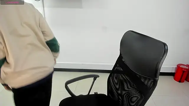 Snapshot of jenn_cg chatting on 11-15-25, 10:04 jenn cg online show from 11-15-25, 10:04