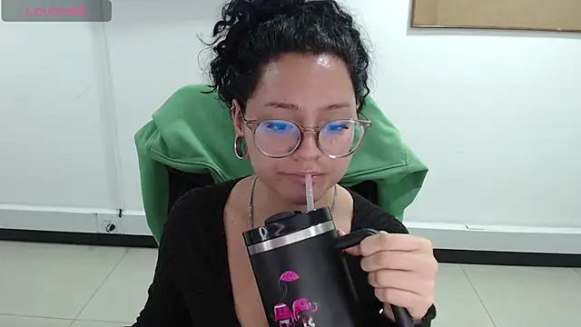 Snapshot of jenn_cg chatting on 03-18-26, 09:51 jenn cg online show from 03-18-26, 09:51