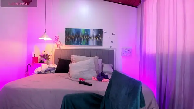 Rose Thompson1 online show from 04-17-26, 01:36