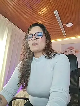 Snapshot of Rose_Thompson1 chatting on 07-02-26, 01:39 Rose Thompson1 online show from 07-02-26, 01:39