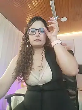 Snapshot of Rose_Thompson1 chatting on 07-05-26, 01:40 Rose Thompson1 online show from 07-05-26, 01:40