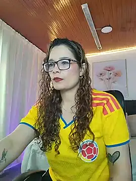 Snapshot of Rose_Thompson1 chatting on 07-07-26, 01:26 Rose Thompson1 online show from 07-07-26, 01:26