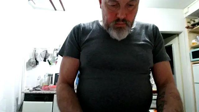 Snapshot of Berg_Boy chatting on 02-07-26, 10:02 Berg Boy online show from 02-07-26, 10:02