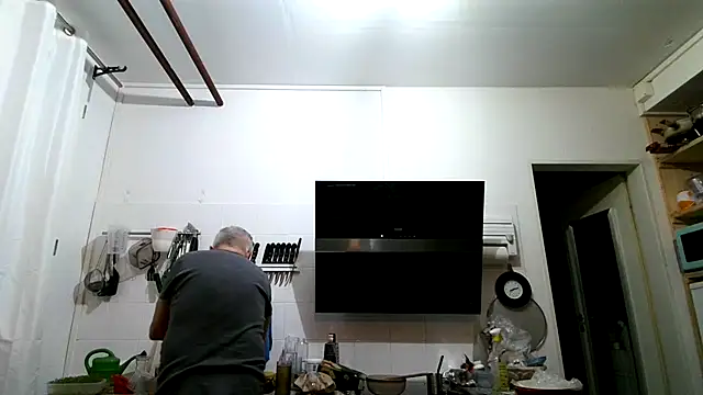 Snapshot of Berg_Boy chatting on 02-24-26, 07:12 Berg Boy online show from 02-24-26, 07:12