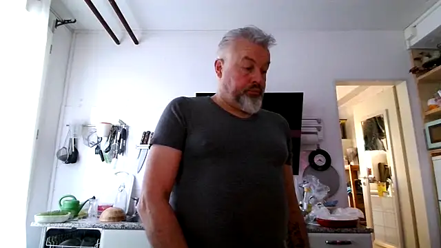 Snapshot of Berg_Boy chatting on 02-26-26, 07:18 Berg Boy online show from 02-26-26, 07:18