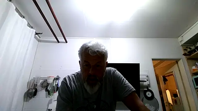 Snapshot of Berg_Boy chatting on 03-15-26, 10:38 Berg Boy online show from 03-15-26, 10:38