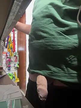 Snapshot of elninio_poya chatting on 12-17-25, 07:53 elninio poya online show from 12-17-25, 07:53