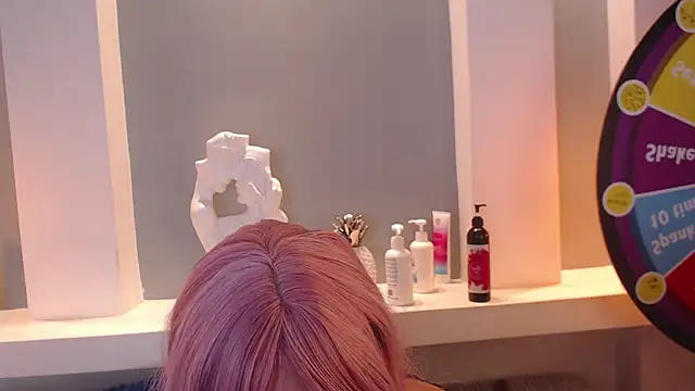 Snapshot of milu_w4llace chatting on 03-15-25, 12:15 milu w4llace online show from 03-15-25, 12:15