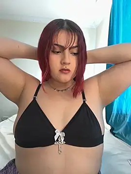 Snapshot of Ivelleee_ chatting on 10-02-25, 09:00 Ivelleee online show from 10-02-25, 09:00