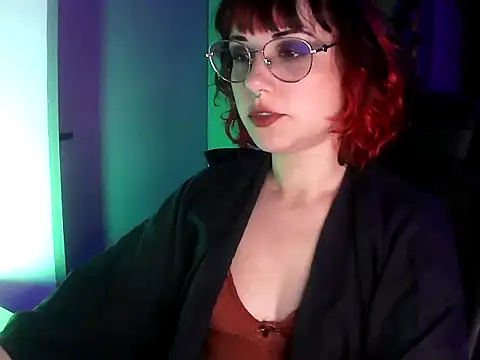 Snapshot of Acid_Girl_Ofc chatting on 10-24-25, 03:03 Acid Girl Ofc online show from 10-24-25, 03:03