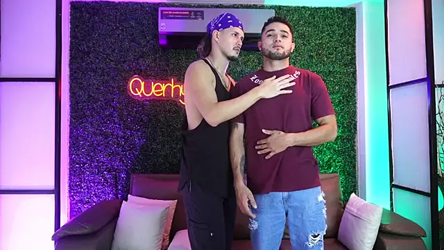 Snapshot of Bait4men chatting on 12-17-25, 08:48 Bait4men online show from 12-17-25, 08:48