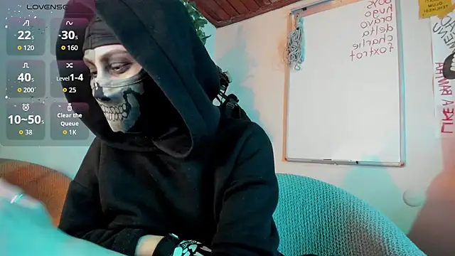 Snapshot of cos_operator chatting on 10-28-25, 08:00 cos operator online show from 10-28-25, 08:00