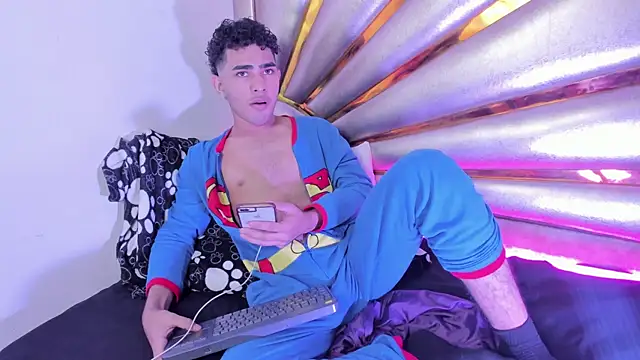 Snapshot of LucasCarterr_ chatting on 03-13-25, 01:21 LucasCarterr online show from 03-13-25, 01:21