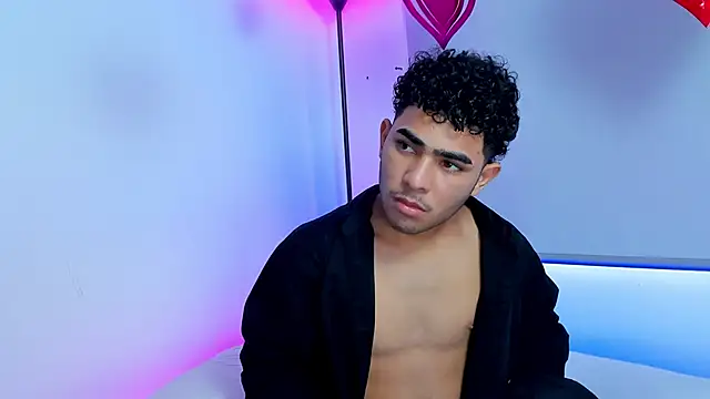 Snapshot of LucasCarterr_ chatting on 03-19-25, 02:46 LucasCarterr online show from 03-19-25, 02:46