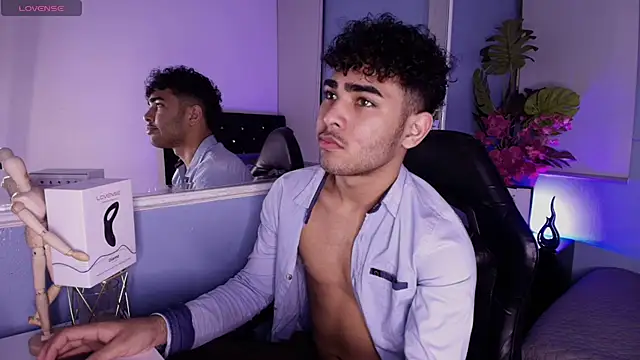 Snapshot of LucasCarterr_ chatting on 09-19-25, 03:30 LucasCarterr online show from 09-19-25, 03:30