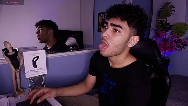 Snapshot of LucasCarterr_ chatting on 09-20-25, 04:02 LucasCarterr online show from 09-20-25, 04:02