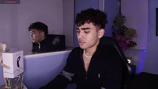 Snapshot of LucasCarterr_ chatting on 09-24-25, 03:54 LucasCarterr online show from 09-24-25, 03:54