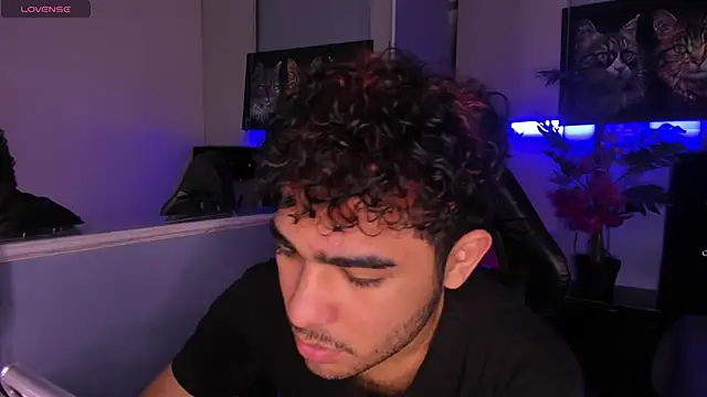 Snapshot of LucasCarterr_ chatting on 12-02-25, 04:29 LucasCarterr online show from 12-02-25, 04:29